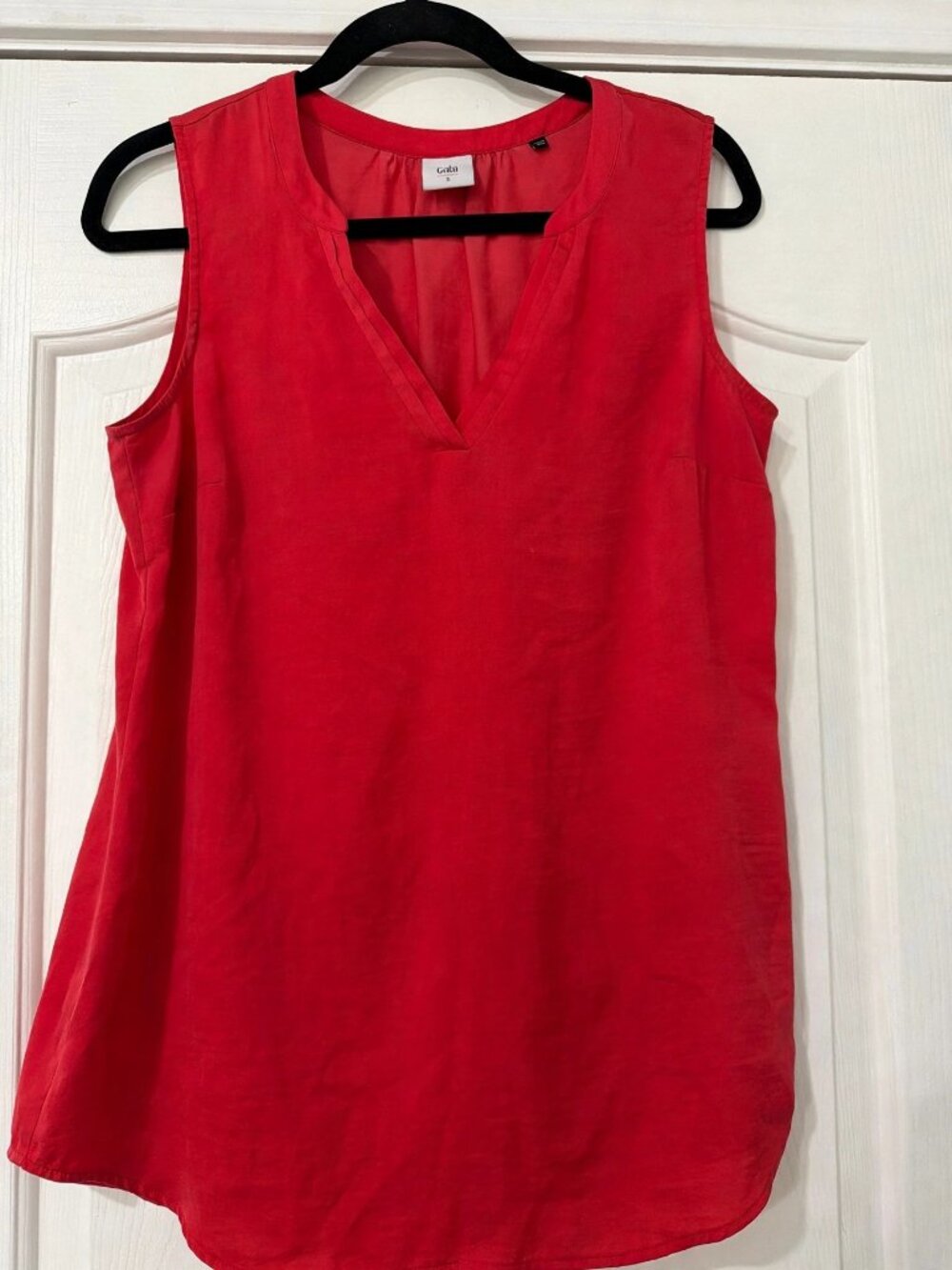 Cabi Red Coral Sleeveless V-Neck Blouse — Size S